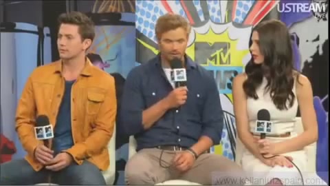 Ashley-Greene-dot-nl_2012MTVInterviewAtComicCon0372.jpg