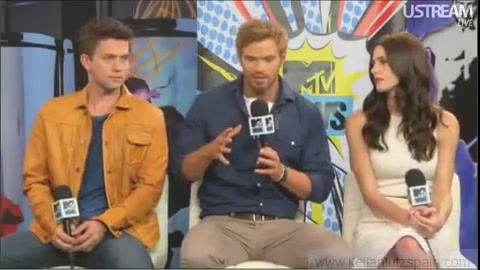 Ashley-Greene-dot-nl_2012MTVInterviewAtComicCon0381.jpg