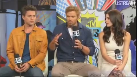 Ashley-Greene-dot-nl_2012MTVInterviewAtComicCon0382.jpg Ashley-Greene-dot-nl_2012MTVInterviewAtComicCon0382.jpg