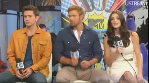Ashley-Greene-dot-nl_2012MTVInterviewAtComicCon0390.jpg