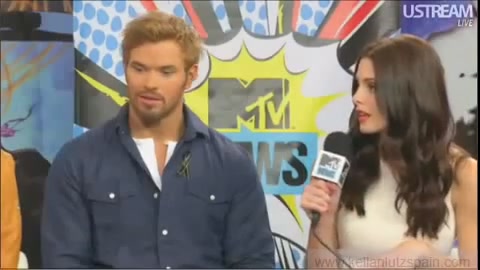 Ashley-Greene-dot-nl_2012MTVInterviewAtComicCon0418.jpg