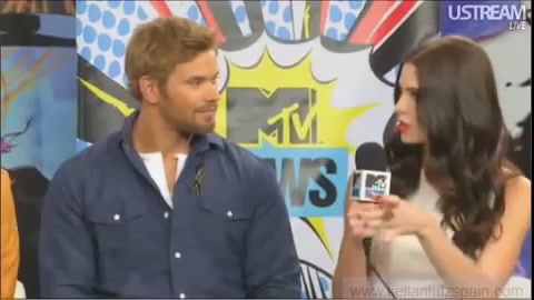 Ashley-Greene-dot-nl_2012MTVInterviewAtComicCon0421.jpg Ashley-Greene-dot-nl_2012MTVInterviewAtComicCon0421.jpg