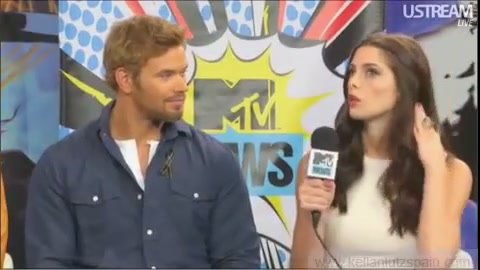 Ashley-Greene-dot-nl_2012MTVInterviewAtComicCon0423.jpg Ashley-Greene-dot-nl_2012MTVInterviewAtComicCon0423.jpg