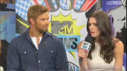 Ashley-Greene-dot-nl_2012MTVInterviewAtComicCon0427.jpg