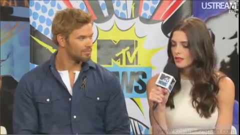 Ashley-Greene-dot-nl_2012MTVInterviewAtComicCon0429.jpg