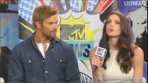 Ashley-Greene-dot-nl_2012MTVInterviewAtComicCon0431.jpg