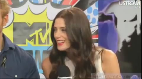 Ashley-Greene-dot-nl_2012MTVInterviewAtComicCon0459.jpg