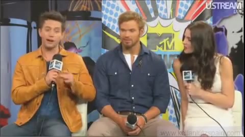 Ashley-Greene-dot-nl_2012MTVInterviewAtComicCon0538.jpg