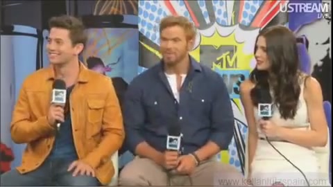 Ashley-Greene-dot-nl_2012MTVInterviewAtComicCon0545.jpg