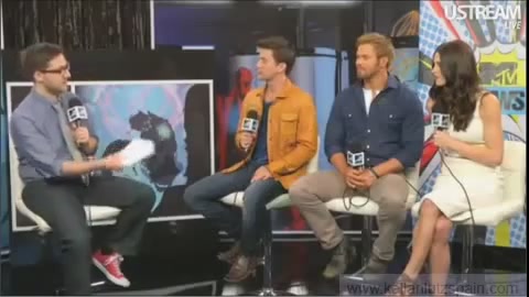 Ashley-Greene-dot-nl_2012MTVInterviewAtComicCon0550.jpg Ashley-Greene-dot-nl_2012MTVInterviewAtComicCon0550.jpg