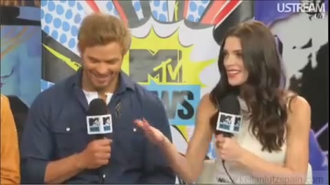 Ashley-Greene-dot-nl_2012MTVInterviewAtComicCon0560.jpg