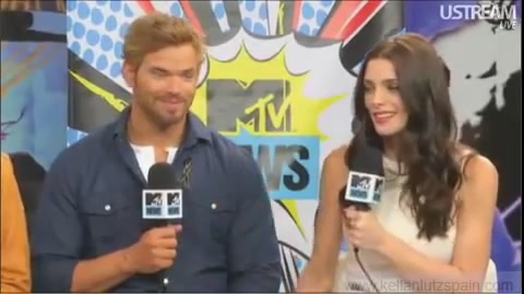 Ashley-Greene-dot-nl_2012MTVInterviewAtComicCon0563.jpg