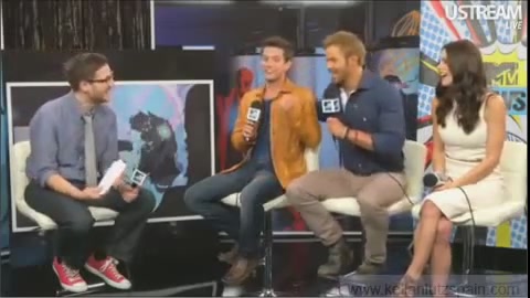 Ashley-Greene-dot-nl_2012MTVInterviewAtComicCon0608.jpg Ashley-Greene-dot-nl_2012MTVInterviewAtComicCon0608.jpg