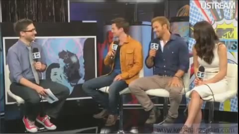 Ashley-Greene-dot-nl_2012MTVInterviewAtComicCon0678.jpg Ashley-Greene-dot-nl_2012MTVInterviewAtComicCon0678.jpg