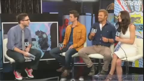 Ashley-Greene-dot-nl_2012MTVInterviewAtComicCon0715.jpg Ashley-Greene-dot-nl_2012MTVInterviewAtComicCon0715.jpg