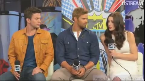 Ashley-Greene-dot-nl_2012MTVInterviewAtComicCon0735.jpg Ashley-Greene-dot-nl_2012MTVInterviewAtComicCon0735.jpg