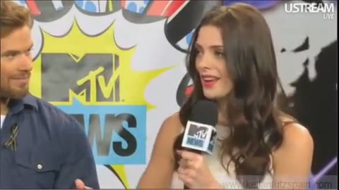 Ashley-Greene-dot-nl_2012MTVInterviewAtComicCon0760.jpg
