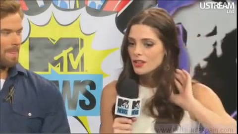 Ashley-Greene-dot-nl_2012MTVInterviewAtComicCon0764.jpg