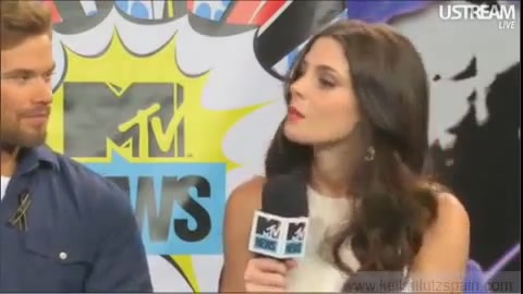 Ashley-Greene-dot-nl_2012MTVInterviewAtComicCon0765.jpg Ashley-Greene-dot-nl_2012MTVInterviewAtComicCon0765.jpg