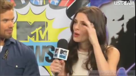 Ashley-Greene-dot-nl_2012MTVInterviewAtComicCon0766.jpg