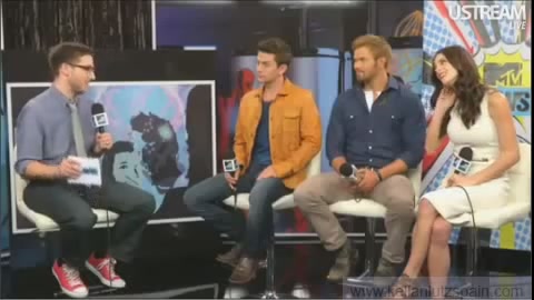 Ashley-Greene-dot-nl_2012MTVInterviewAtComicCon0809.jpg