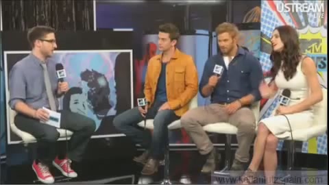 Ashley-Greene-dot-nl_2012MTVInterviewAtComicCon0811.jpg