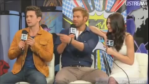 Ashley-Greene-dot-nl_2012MTVInterviewAtComicCon0824.jpg