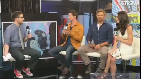 Ashley-Greene-dot-nl_2012MTVInterviewAtComicCon0829.jpg