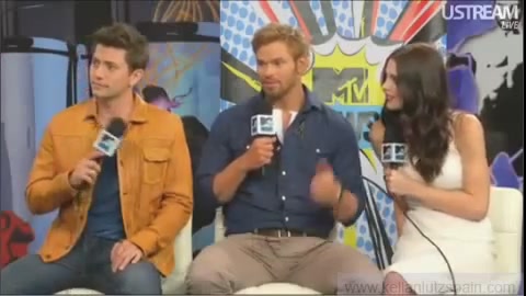 Ashley-Greene-dot-nl_2012MTVInterviewAtComicCon0840.jpg