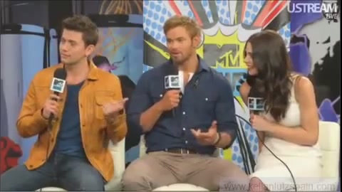 Ashley-Greene-dot-nl_2012MTVInterviewAtComicCon0841.jpg