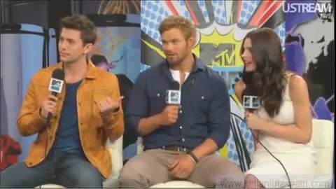 Ashley-Greene-dot-nl_2012MTVInterviewAtComicCon0842.jpg