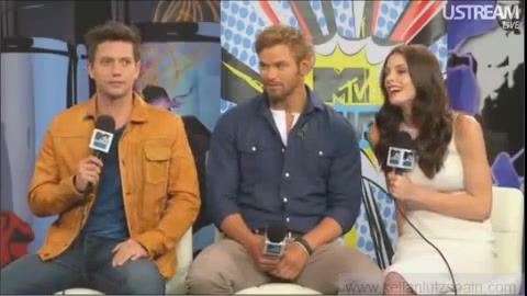 Ashley-Greene-dot-nl_2012MTVInterviewAtComicCon0844.jpg