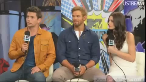Ashley-Greene-dot-nl_2012MTVInterviewAtComicCon0854.jpg