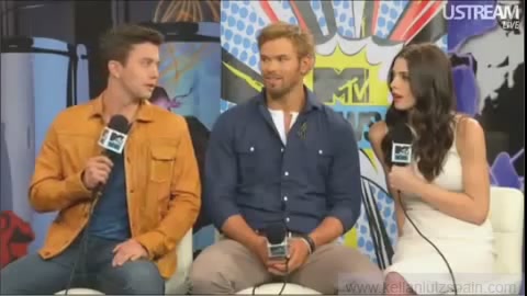 Ashley-Greene-dot-nl_2012MTVInterviewAtComicCon0855.jpg