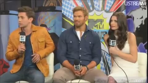 Ashley-Greene-dot-nl_2012MTVInterviewAtComicCon0856.jpg