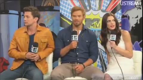 Ashley-Greene-dot-nl_2012MTVInterviewAtComicCon0858.jpg
