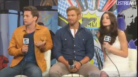 Ashley-Greene-dot-nl_2012MTVInterviewAtComicCon0859.jpg
