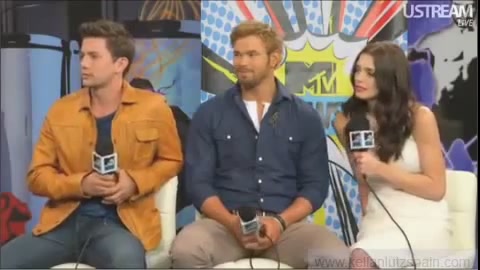 Ashley-Greene-dot-nl_2012MTVInterviewAtComicCon0860.jpg