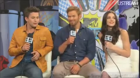 Ashley-Greene-dot-nl_2012MTVInterviewAtComicCon0870.jpg