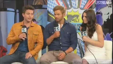 Ashley-Greene-dot-nl_2012MTVInterviewAtComicCon0889.jpg