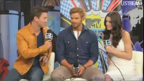 Ashley-Greene-dot-nl_2012MTVInterviewAtComicCon0891.jpg