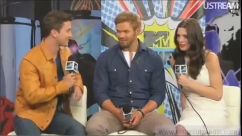 Ashley-Greene-dot-nl_2012MTVInterviewAtComicCon0892.jpg