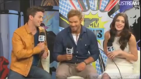 Ashley-Greene-dot-nl_2012MTVInterviewAtComicCon0895.jpg