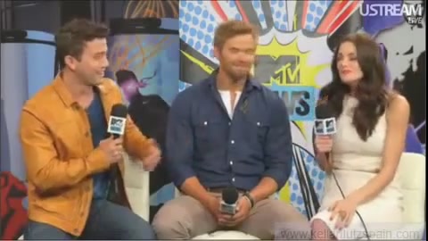 Ashley-Greene-dot-nl_2012MTVInterviewAtComicCon0899.jpg