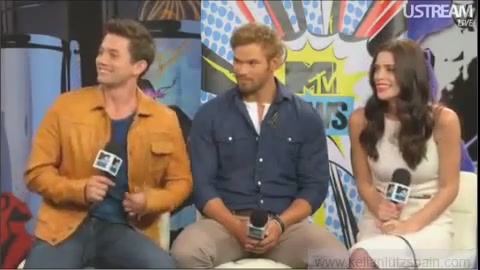 Ashley-Greene-dot-nl_2012MTVInterviewAtComicCon0902.jpg