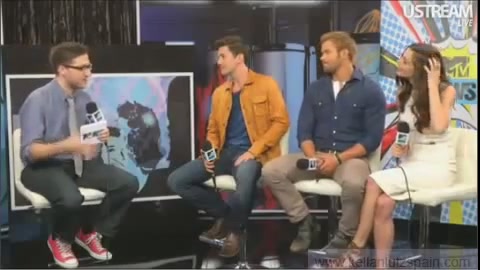Ashley-Greene-dot-nl_2012MTVInterviewAtComicCon0909.jpg
