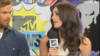 Ashley-Greene-dot-nl_2012MTVInterviewAtComicCon0103.jpg