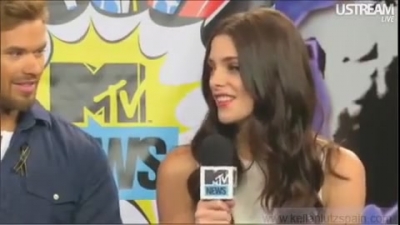 Ashley-Greene-dot-nl_2012MTVInterviewAtComicCon0105.jpg