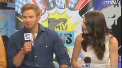 Ashley-Greene-dot-nl_2012MTVInterviewAtComicCon0587.jpg