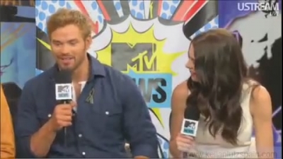 Ashley-Greene-dot-nl_2012MTVInterviewAtComicCon0588.jpg